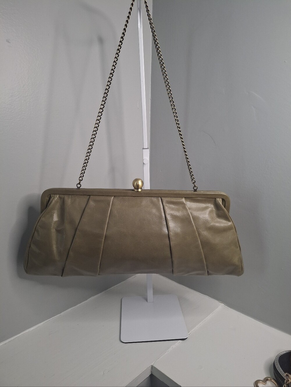HOBO International Vintage Olive Leather Pleated Kiss Lock Chain Shoulder Bag - Picture 3 of 9